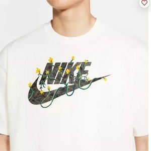 Nike Sportswear Futera Floral Embroidered Gray Yellow Loose Tee Shirt Mens Small
